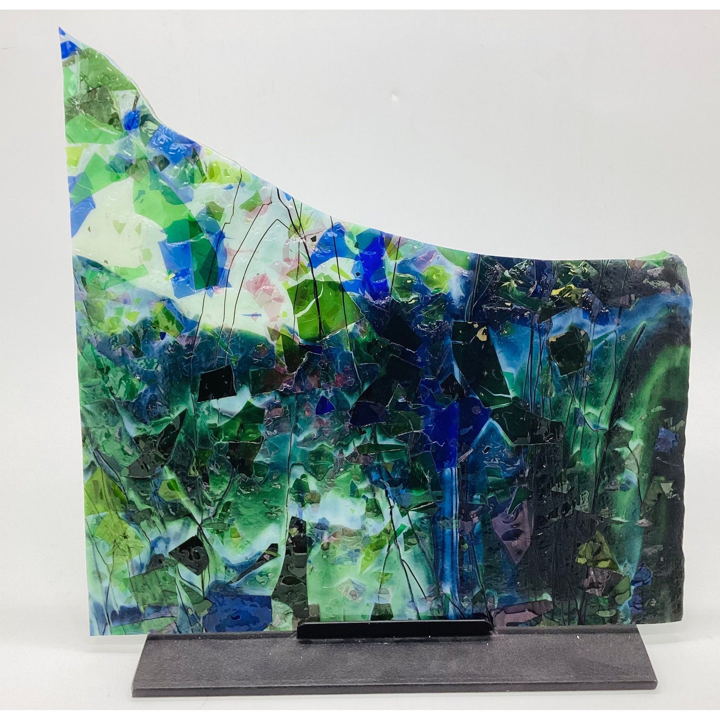 Discontinued Uroboros 11-86, Blue / Green / White Translucent with Blue, Pink & Green Fractures