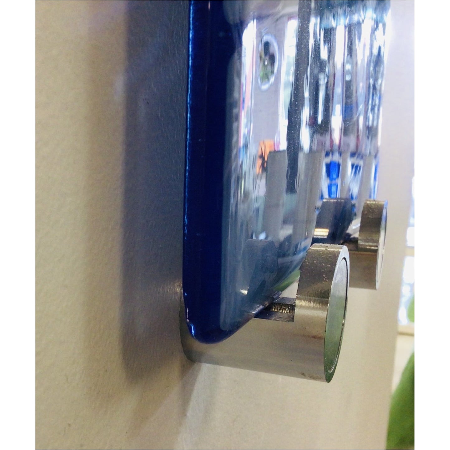 Aanraku Wall Mounted Display